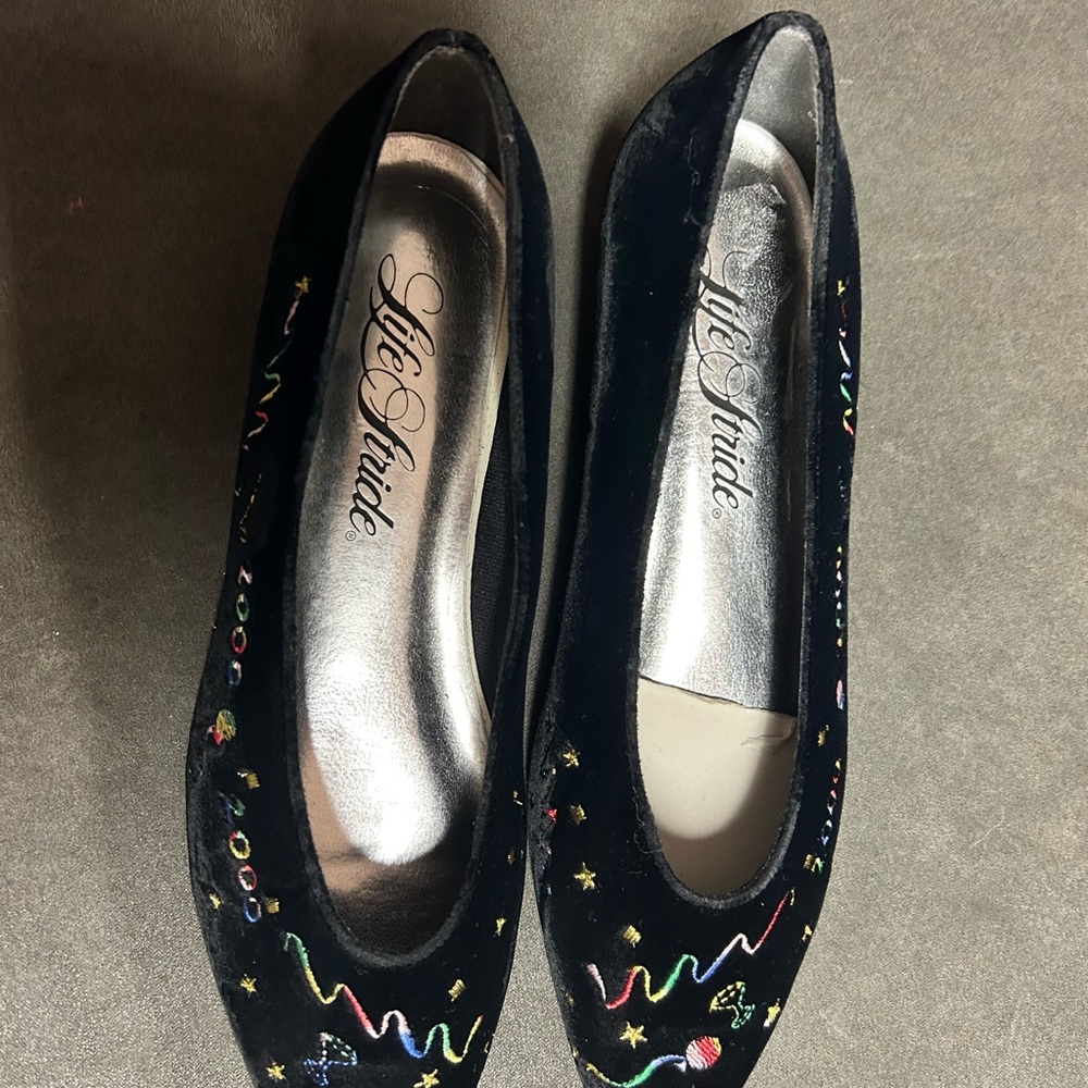 Life Stride Black Flats with Colorful Embroidery
